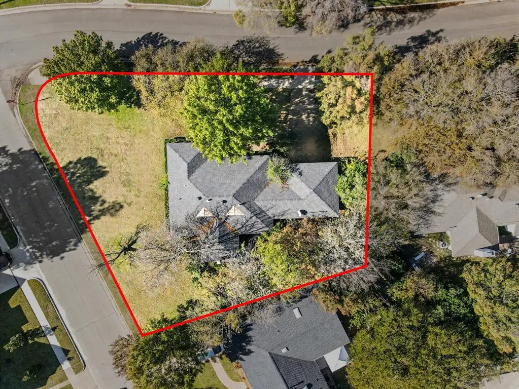 Dallas, TX 75220,9734 Mixon Drive