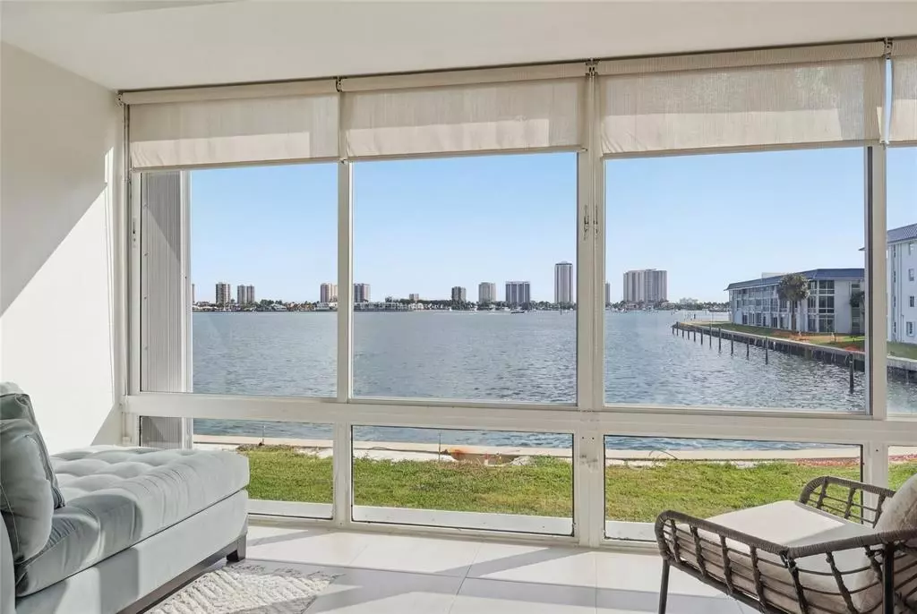 Riviera Beach, FL 33404,2936 Lake Shore Drive #204