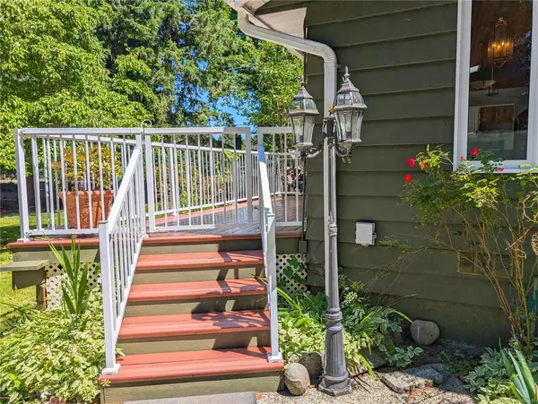 857 Terrien Way, Parksville, BC V9P 1S9