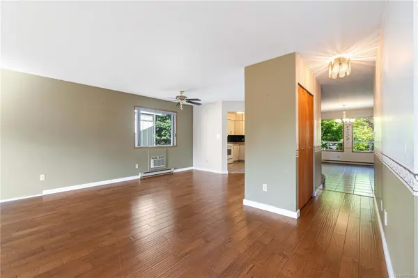 5634 Metral Dr, Nanaimo, BC V9T 2L3