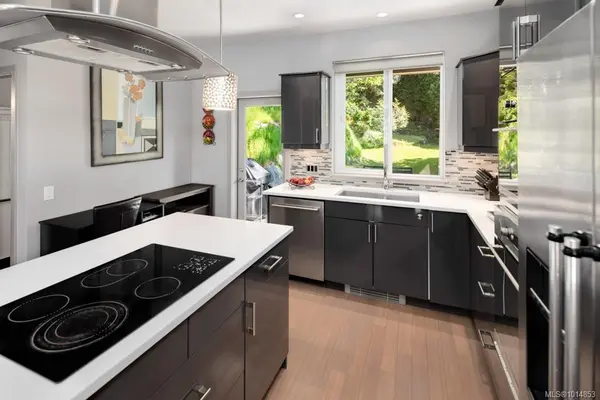 2524 Mill Hill Rd #C, Langford, BC V9B 4X7