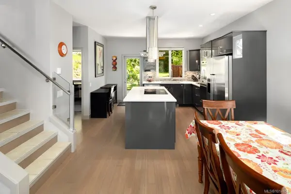 2524 Mill Hill Rd #C, Langford, BC V9B 4X7