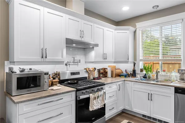 509 Pine St, Nanaimo, BC V9R 2C6