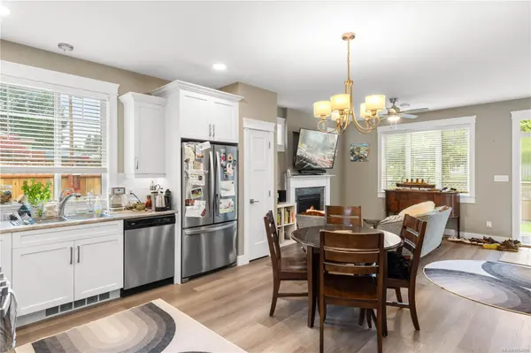 509 Pine St, Nanaimo, BC V9R 2C6