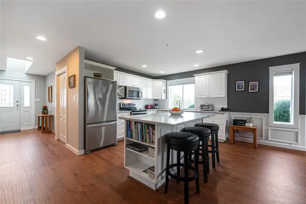 6595 Groveland Dr #17, Nanaimo, BC V9V 1S6