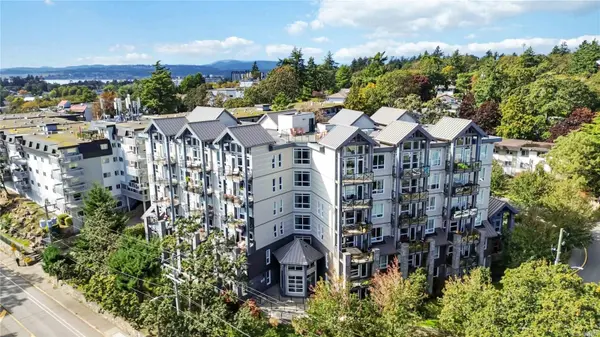 924 Esquimalt Rd #608, Esquimalt, BC V9A 3M8