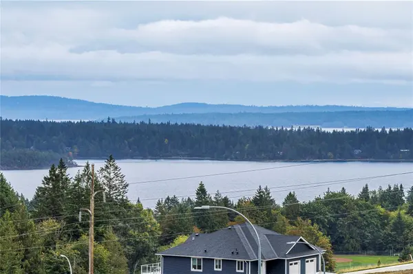 127 Ray Knight Dr, Ladysmith, BC V9G 0B8