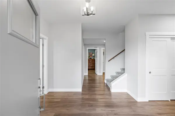 127 Ray Knight Dr, Ladysmith, BC V9G 0B8