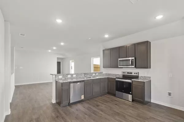 Everman, TX 76140,404 Woodhouse Way