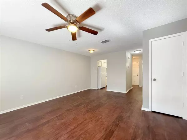 Burleson, TX 76028,425 SW Thomas Street #B