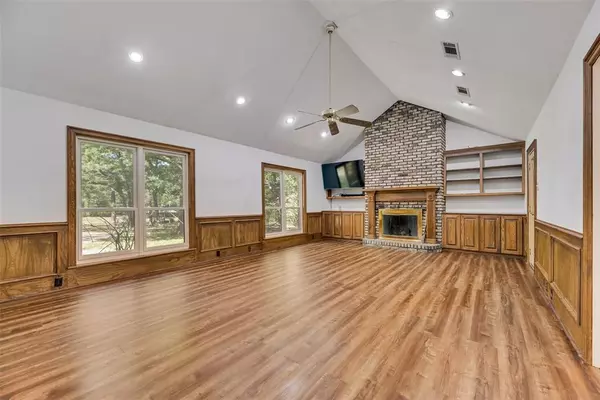 Terrell, TX 75160,9712 County Road 2432