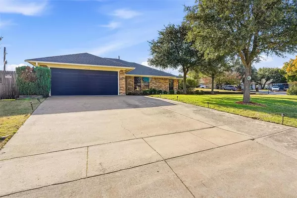 Fort Worth, TX 76135,5240 Hill Ridge Drive