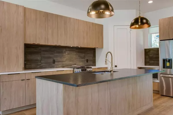 Dallas, TX 75203,400 N Denver Street