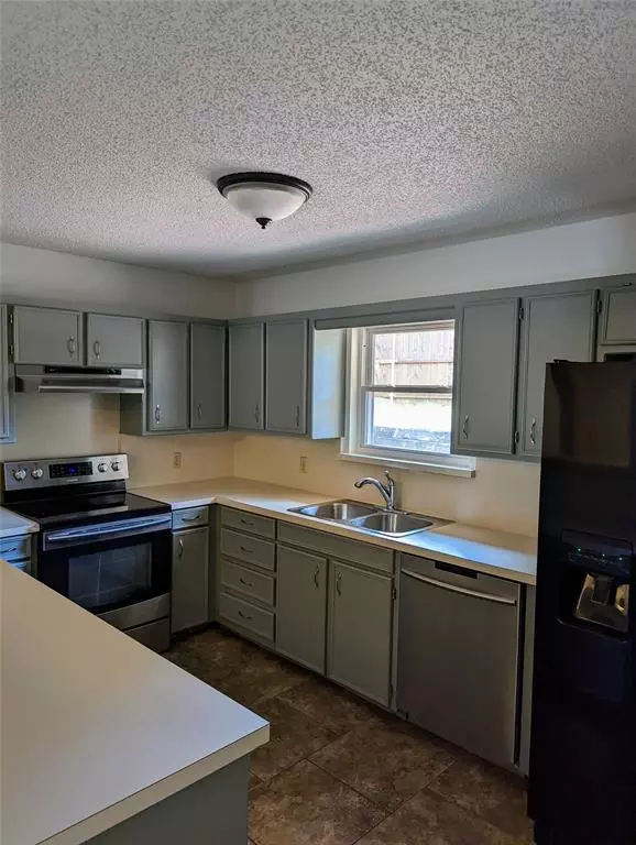 Highland Village, TX 75077,104 Brookdale Drive