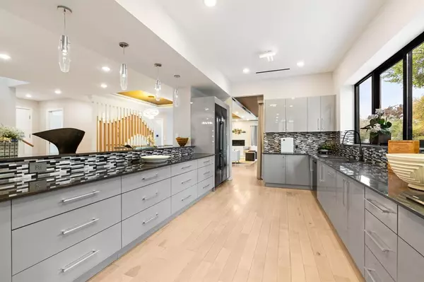 Dallas, TX 75229,10225 Betty Jane Lane