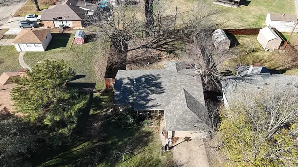 1605 Woodside Lane E, Cleburne, TX 76033