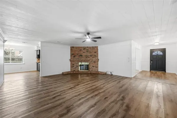 Arlington, TX 76013,3015 Yellowstone Drive