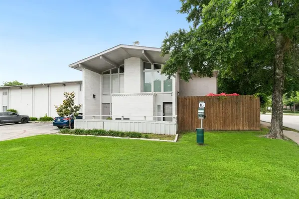 Dallas, TX 75219,4347 Dickason Avenue #111