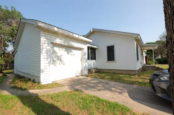 Haltom City, TX 76117,2104 Kings Avenue