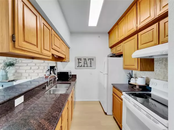 Granbury, TX 76048,401 E Pearl Street #2307