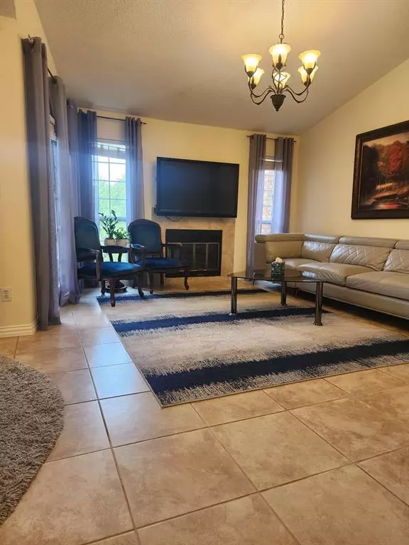 Arlington, TX 76011,2106 Amesbury Drive #220