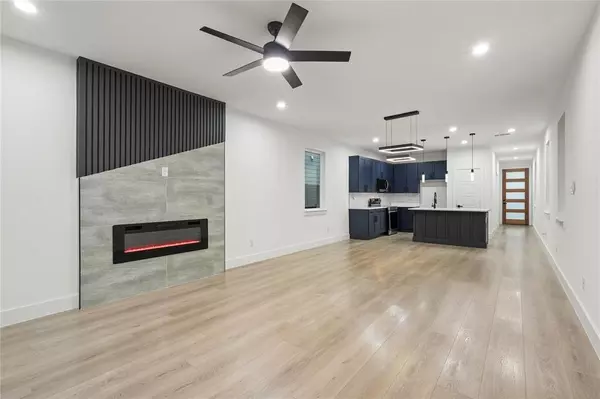 Dallas, TX 75215,6112 Carlton Garret Street