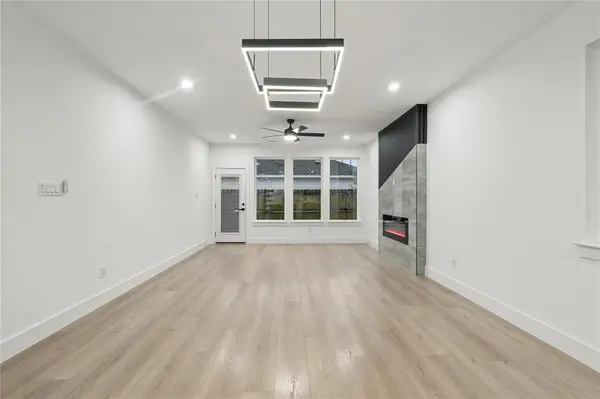 Dallas, TX 75215,6112 Carlton Garret Street