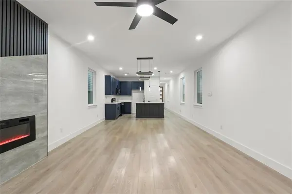 Dallas, TX 75215,6112 Carlton Garret Street