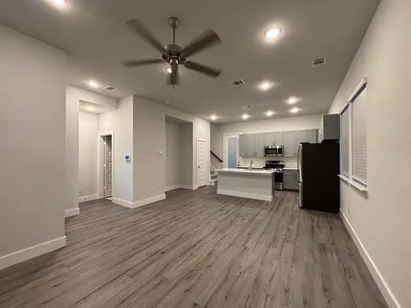 Arlington, TX 76015,825 W Mayfield Road #115