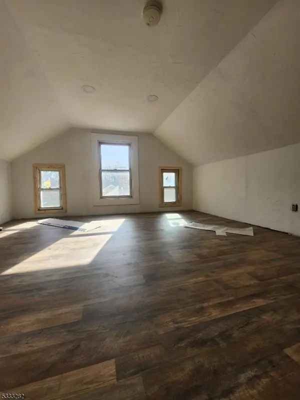 Belvidere Twp., NJ 07823,20 Adams St