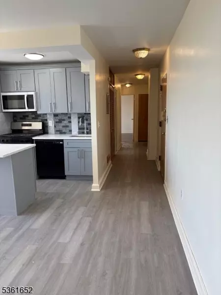 Elizabeth City, NJ 07208,704-712 North Broad St 8D