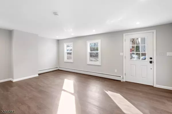 Dover Town, NJ 07801,17 Grant St