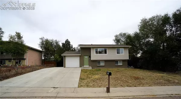 1375 Luna DR, Fountain, CO 80817