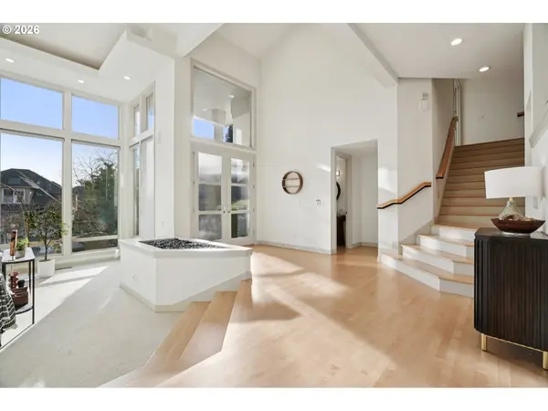 Lake Oswego, OR 97034,17623 BROOKHURST DR