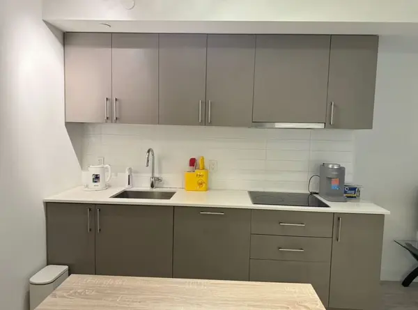 Toronto C01, ON M5V 2P1,27 Bathurst ST #720W