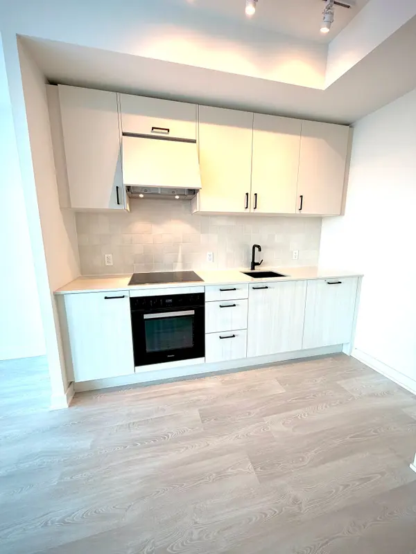 Toronto C13, ON M3C 0S4,1 Quarrington LN #2918