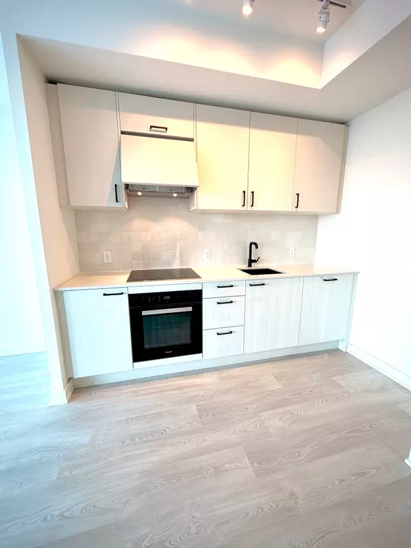 Toronto C13, ON M3C 0S4,1 Quarrington LN #2918