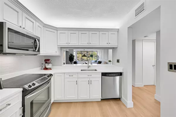 Coconut Creek, FL 33066,2660 N Carambola Cir #202