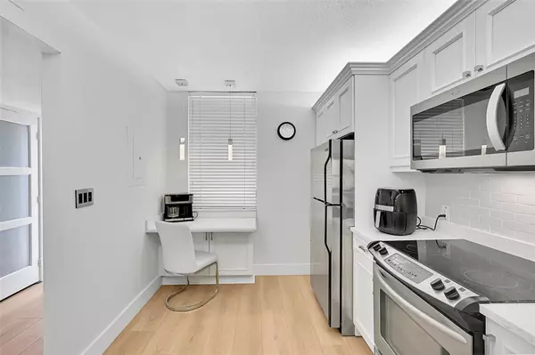 Coconut Creek, FL 33066,2660 N Carambola Cir #202