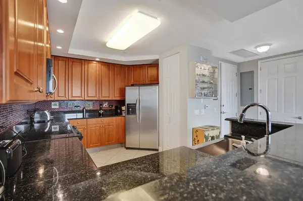 Wilton Manors, FL 33334,2633 NE 14th Ave #400