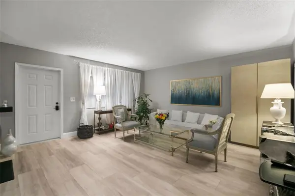 Fort Lauderdale, FL 33308,2141 NE 68th St #107