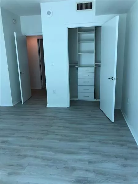 Miami, FL 33131,500 Brickell Ave #2308