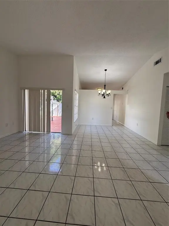 Hialeah, FL 33015,19783 NW 64th Pl