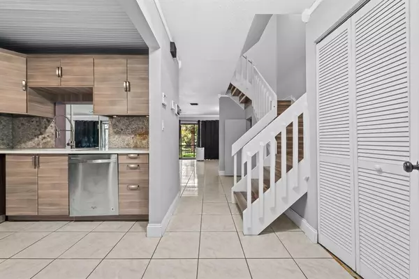 Fort Lauderdale, FL 33351,4902 NW 82nd Ave #2001