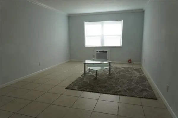 Pompano Beach, FL 33064,1050 E SAMPLE RD #104