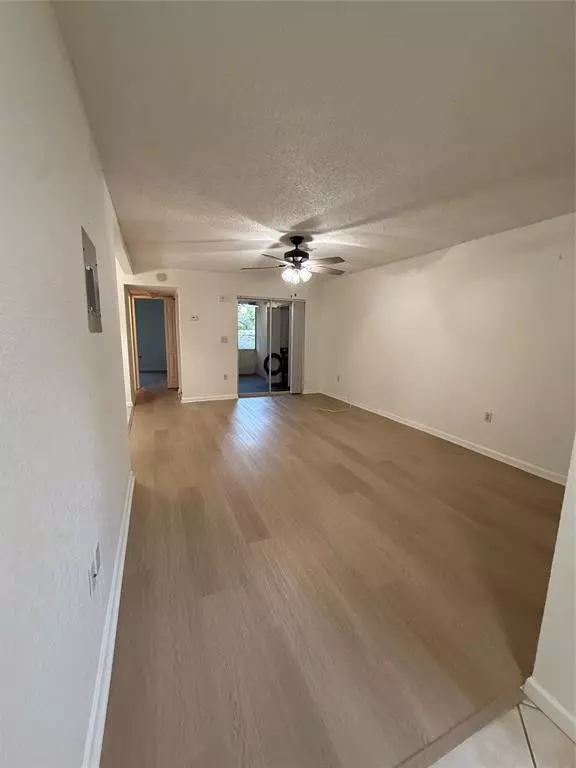 Coral Springs, FL 33065,11101 ROYAL PALM BL #215