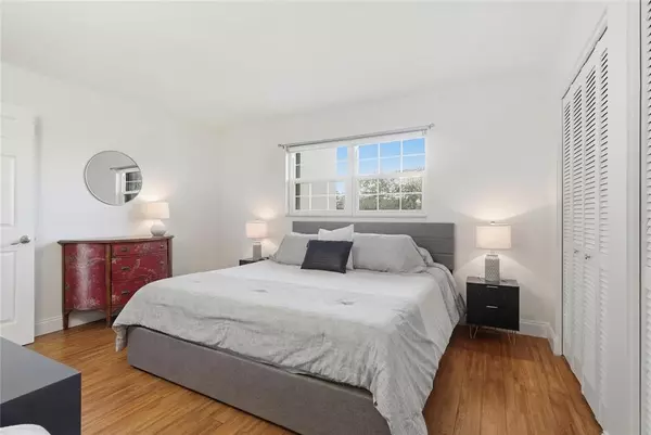 Riviera Beach, FL 33404,2936 Lake Shore Drive #204