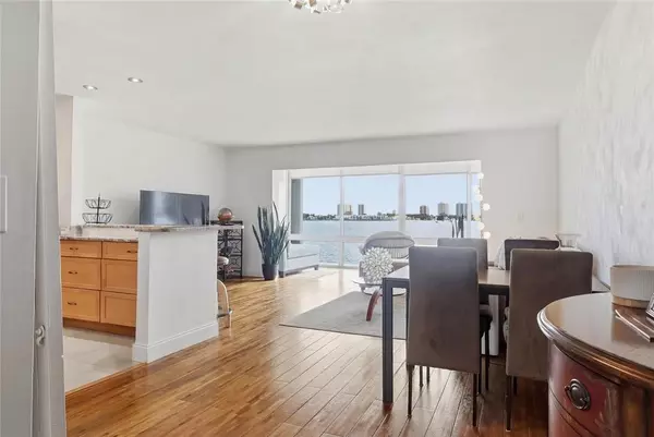 Riviera Beach, FL 33404,2936 Lake Shore Drive #204