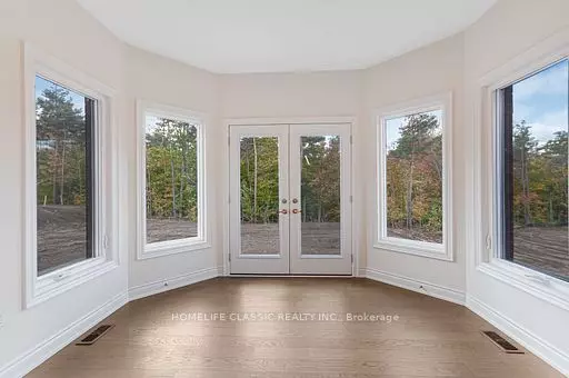 Oro-medonte, ON L0L 2E0,74 Ruby DR