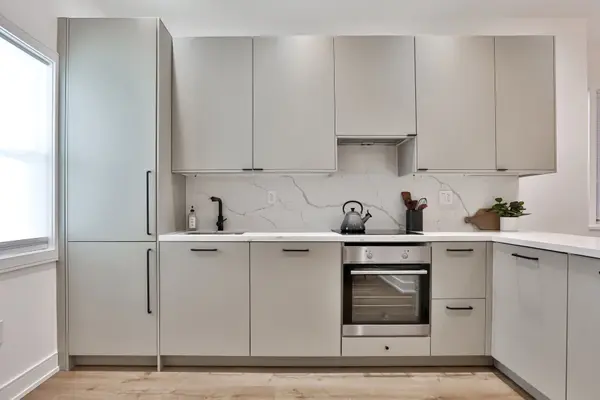 Toronto W03, ON M6H 3Z9,1365 Lansdowne AVE #Main